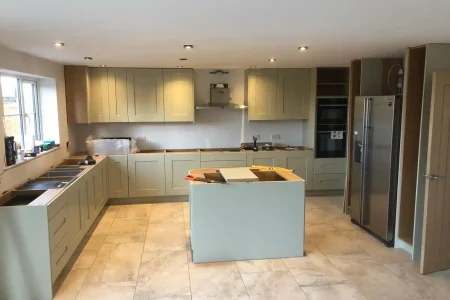 kitchen fitter